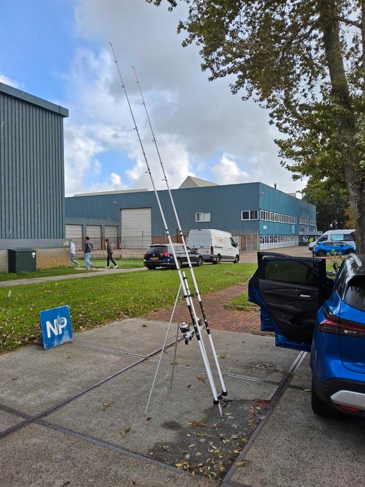 Twee Mooie Strandhengels - Set, Watersport en Boten, Hengelsport | Karpervissen, Ophalen of Verzenden