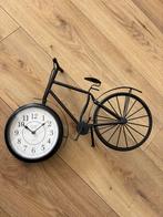 Klok decoratieve, Huis en Inrichting, Woonaccessoires | Klokken, Ophalen of Verzenden, Zo goed als nieuw, Analoog, Wandklok