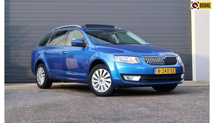 Skoda Octavia Combi 1.6 TDI Elegance Businessline Pano/Navi/, Auto's, Skoda, Bedrijf, Te koop, Octavia, ABS, Airbags, Airconditioning