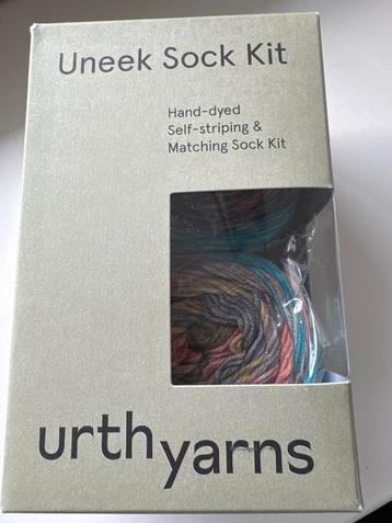 Uneek Sock Kit - Urth Yarns kleur 70 beschikbaar voor biedingen