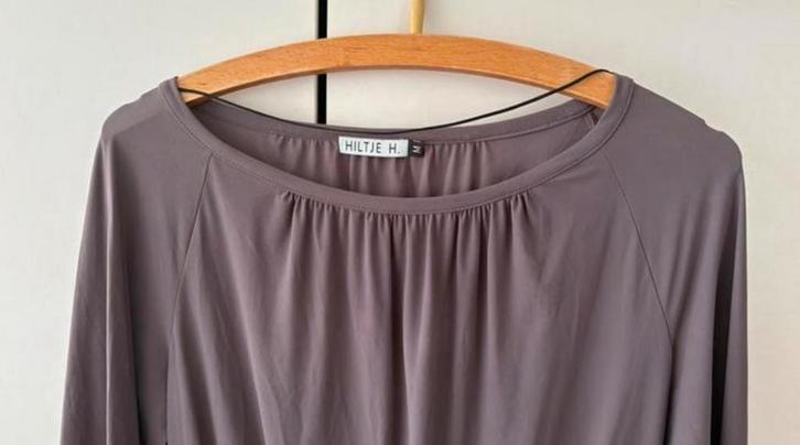 Hiltje H travelstof prachtige paarse jurk M, Kleding | Dames, Jurken, Zo goed als nieuw, Maat 38/40 (M), Paars, Knielengte, Ophalen of Verzenden