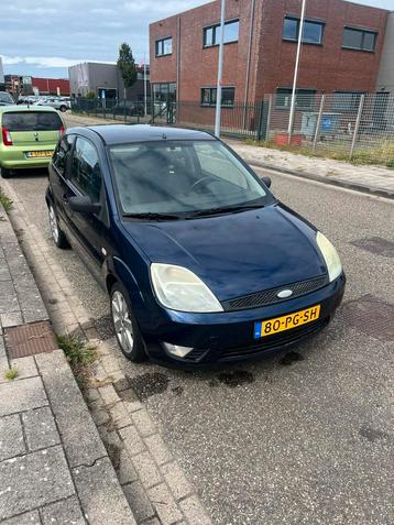 Ford Fiësta 1.3 8V 3DR 2004 Blauw beschikbaar voor biedingen