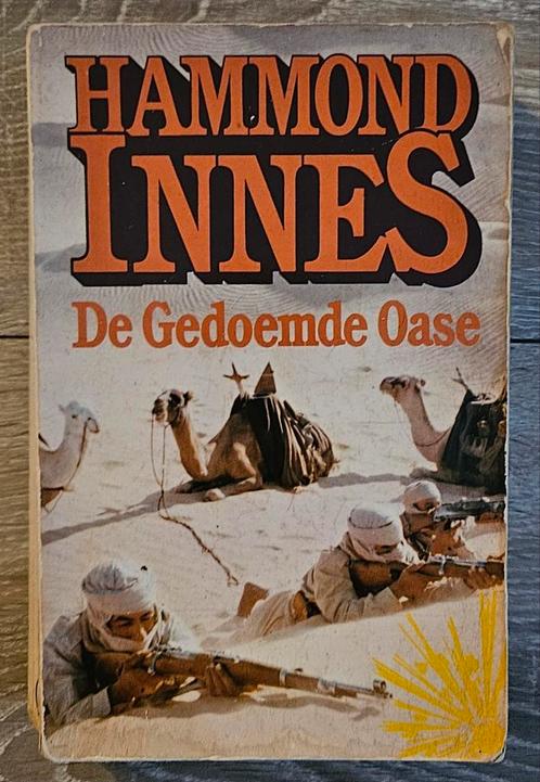 Hammond Innes - De Gedoemde Oase, Boeken, Avontuur en Actie, Gelezen, Ophalen of Verzenden