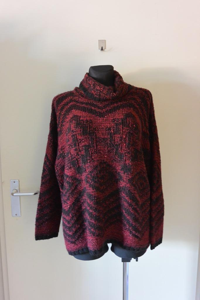 Amy Vermont koltrui 42/44 zwart met aubergine paars rood, Kleding | Dames, Truien en Vesten, Gedragen, Maat 42/44 (L), Rood, Ophalen of Verzenden