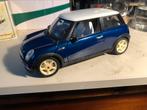 Mini. COOPER.   2000.    Burago, Hobby en Vrije tijd, Modelauto's | 1:18, Ophalen of Verzenden, Zo goed als nieuw