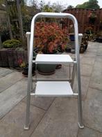 Altrex Giant White 2 treden huishoudtrap, Doe-het-zelf en Verbouw, Ladders en Trappen, Ophalen, Gebruikt, Trap, Minder dan 2 meter