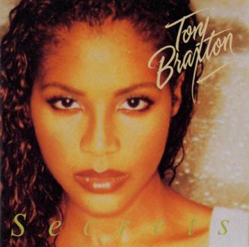 Toni Braxton – CD  Secrets & CD single Unbreak my heart beschikbaar voor biedingen