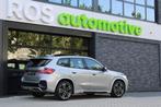 BMW X1 xDrive30e | PANO | M-SPORT | 360 | HUD | KEYLESS | ST, Auto's, BMW, Zwart, 16 kWh, Plug-in hybride, Bedrijf