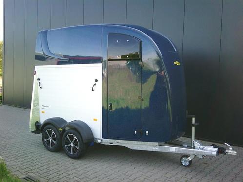Humbaur Pegasus. Donker blauw. aanbieding, Dieren en Toebehoren, Paarden en Pony's | Trailers en Aanhangwagens, Nieuw, 2-paards trailer