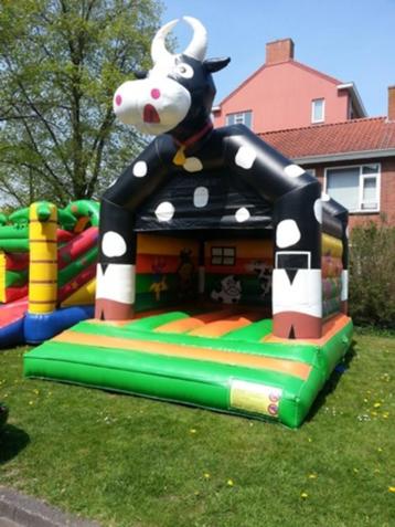 Huur Springkussen Koe  met het weekenddeal en betaal 1 dag! beschikbaar voor biedingen
