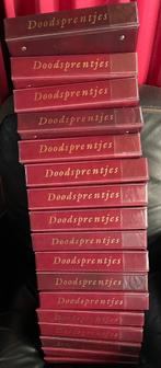 verzameling Belgische bidprentjes in 17 albums en 1 doos., Ophalen of Verzenden, Bidprentje