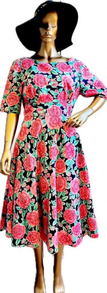 Bunny Pin-up rockabilly rozen swingdress 50s 60s, Kleding | Dames, Jurken, Zo goed als nieuw, Maat 42/44 (L), Onder de knie, Ophalen of Verzenden