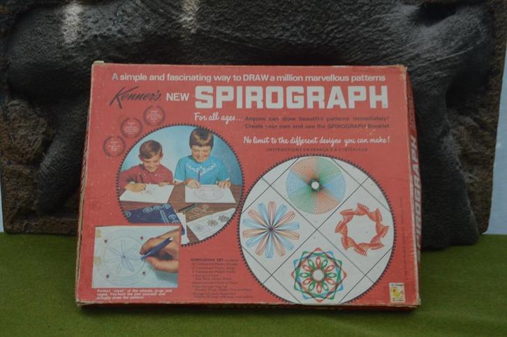Vintage spirograaf / Spirograph uit de jaren 60 merk Kenner, Hobby en Vrije tijd, Tekenen, Gebruikt, Papier, Schets- of Tekenboek