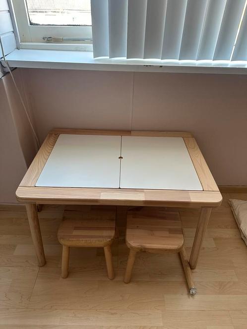 Flisat Ikea kindertafel met Flisat krukjes, Kinderen en Baby's, Kinderkamer | Tafels en Stoelen, Ophalen of Verzenden
