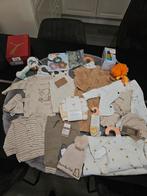 Groot pakket baby kleertjes/spulletjes, Diversen, Rommelmarktspullen, Ophalen of Verzenden, Zo goed als nieuw