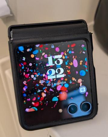 Samsung Galaxy Z Flip 5 (Zwart) – In topstaat! beschikbaar voor biedingen