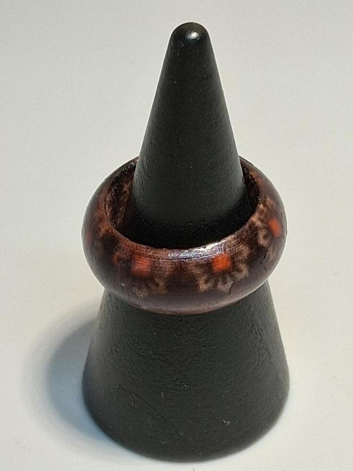 houten ring donkerbruin bloem maat 12 (nr 02), Sieraden, Tassen en Uiterlijk, Ringen, Nieuw, Dame of Heer, Kleiner dan 17, Bruin