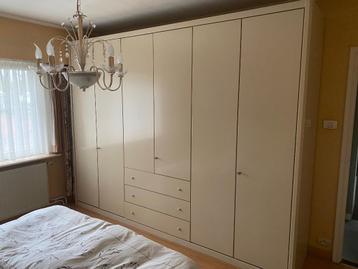 Slaapkamer in witte lak beschikbaar voor biedingen