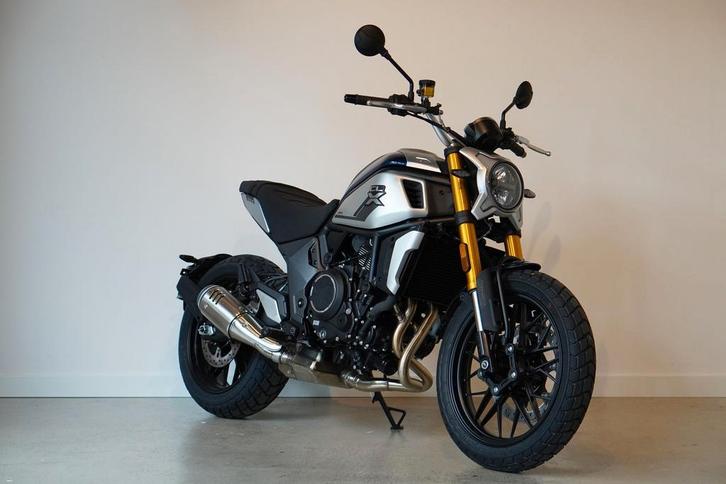 CFMOTO 700 CL-X HERITAGE (bj 2025) CF Moto 700CLX, Motoren, Motoren | CFMOTO, Bedrijf, Naked bike, meer dan 35 kW, 2 cilinders