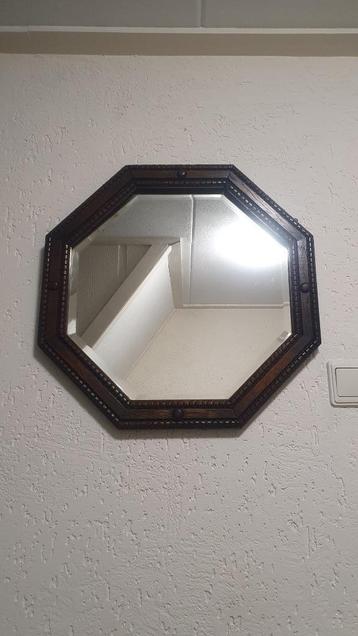 Prachtige oude spiegel met houten omlijsting 49 x 49 cm beschikbaar voor biedingen