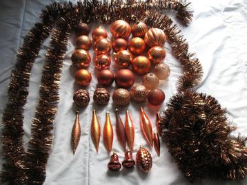 Partij glazen en kunststof Kerstboom ballen goudbronsbruin  beschikbaar voor biedingen