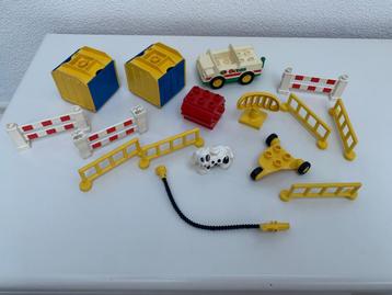 Lego Duplo met diverse accessoires (16 stuks) beschikbaar voor biedingen