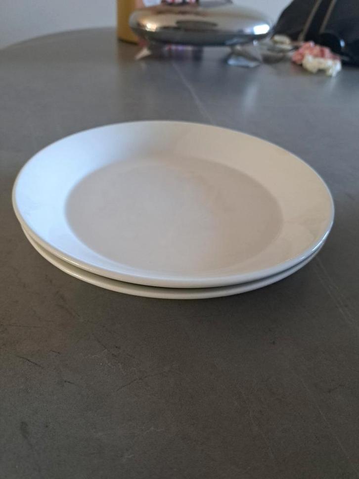 Arabia Finland design borden, vintage set (2 stuks), Huis en Inrichting, Keuken | Servies, Gebruikt, Bord(en), Effen, Porselein