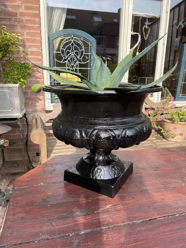 Gietijzeren tuinvaas bloempot, Tuin en Terras, Tuinvazen, Zo goed als nieuw, Ophalen