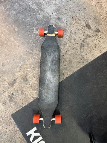 Custom Longboard met BEAR trucks beschikbaar voor biedingen