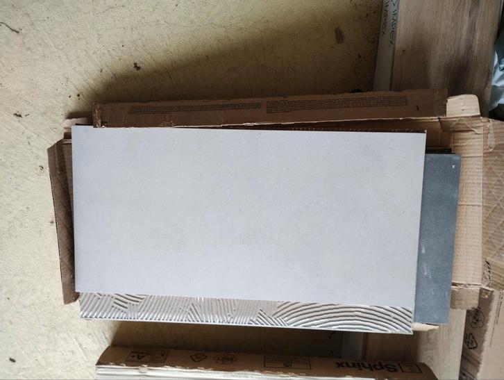 4 dozen Grijze Vloertegels - Sphinx 30x60, Doe-het-zelf en Verbouw, Tegels, Zo goed als nieuw, Vloertegels, Keramiek, 20 tot 40 cm
