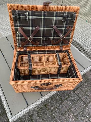 Picknickmand beschikbaar voor biedingen