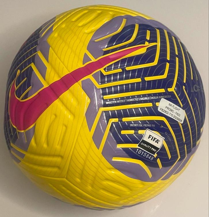 Splinternieuwe unieke Nike Flight voetbal, Verzamelen, Sportartikelen en Voetbal, Overige typen, Buitenlandse clubs, Ophalen of Verzenden