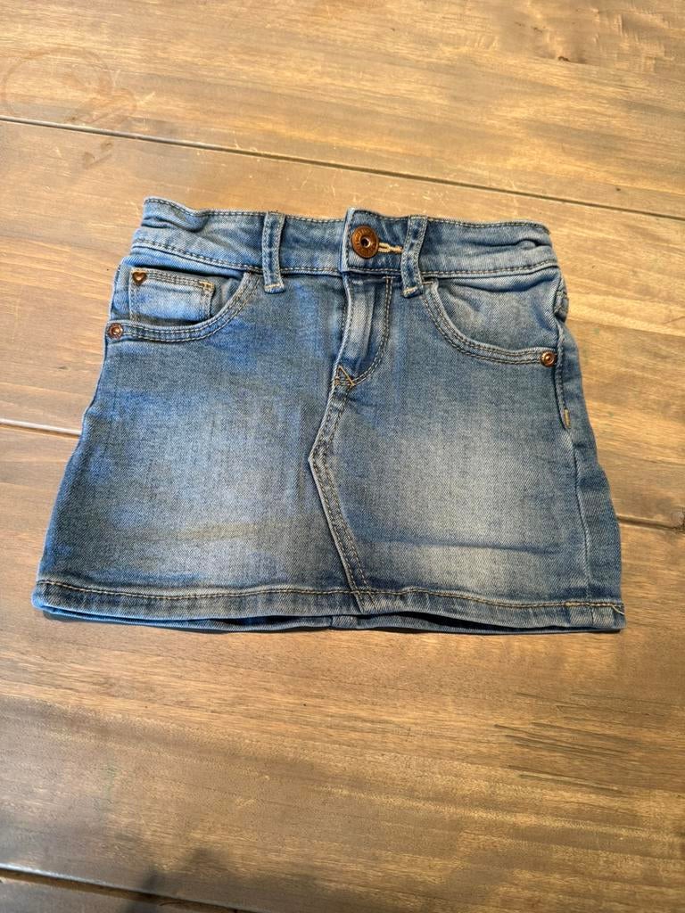 51. Spijkerrokje Vingino maat 92. Meisje., Ophalen of Verzenden, Zo goed als nieuw, Meisje, Jurk of Rok