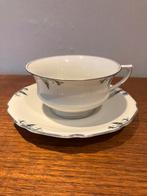 Oude Bohemia Royal Ivory , C. Hoyng , theekop en schotel, Ophalen of Verzenden
