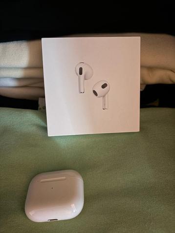 Apple Airpods 3 + oplaadcase beschikbaar voor biedingen