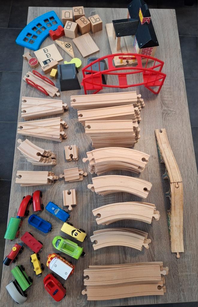 Grote partij houten treinrails met treintjes, Kinderen en Baby's, Speelgoed | Houten speelgoed, Gebruikt, Overige typen, Ophalen