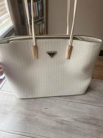 Witte Guess Handtas beschikbaar voor biedingen