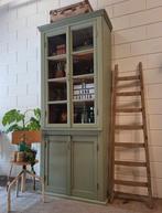 Vintage/Brocante hoge groene schoolkast, buffetkast, Ophalen, Met deur(en), 200 cm of meer, 50 tot 100 cm