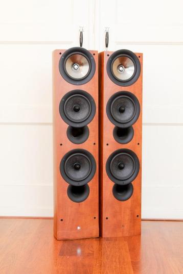 KEF iQ9 zuilen beschikbaar voor biedingen