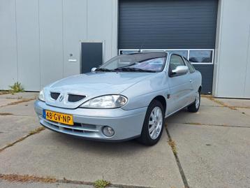 Renault Mégane 1.6 16V Auth Coupe AUT Euro 2000 2001 Grijs beschikbaar voor biedingen