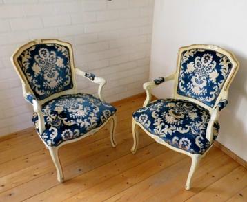 Twee dames fauteuils Louis XVI