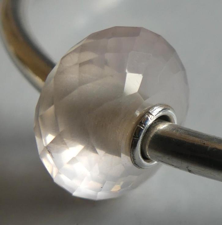 Trollbeads ROZENKWARTS EDELSTEEN, Sieraden, Tassen en Uiterlijk, Bedels, Zo goed als nieuw, Trollbeads, Edelsteen, 1 bedel, Verzenden