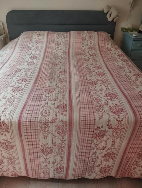 Prachtige hele grote sprei, Huis en Inrichting, Woonaccessoires | Plaids en Woondekens, Zo goed als nieuw, Ophalen of Verzenden