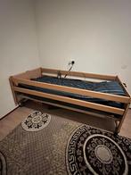 Elektrisch verstelbaar bed, Ophalen, Eenpersoons, Zo goed als nieuw, Hout