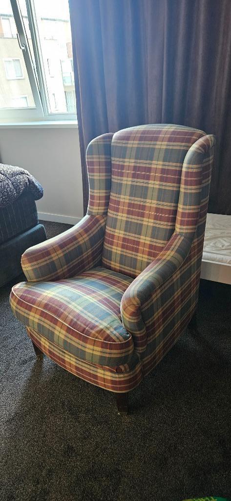 2x heerlijk zittende klassieke  oorfauteuils, Huis en Inrichting, Fauteuils, Gebruikt, Hout, Stof, 75 tot 100 cm, 75 tot 100 cm