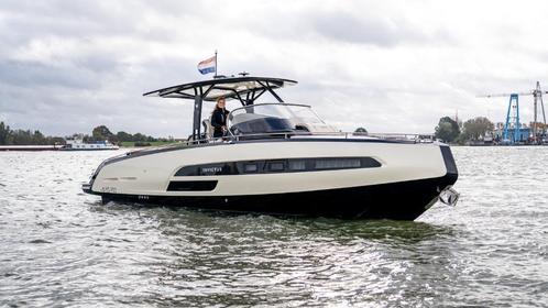 Invictus 320 GT - Italian Luxury Meets Performance Occasion, Watersport en Boten, Motorboten en Motorjachten, Gebruikt, Polyester