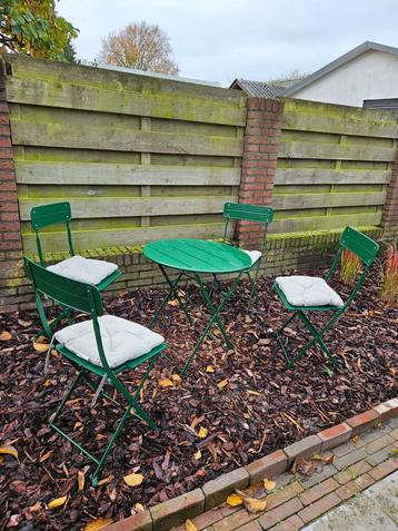 Groen Bistro Setje met 4 Stoelen + Kussens beschikbaar voor biedingen