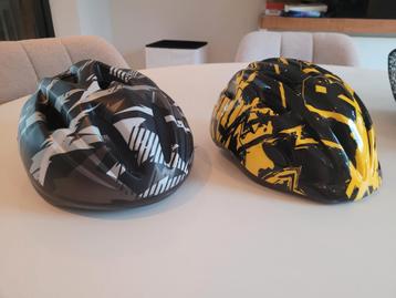 2 x fietshelm maat s/m (52-56). Samen voor €10,- beschikbaar voor biedingen
