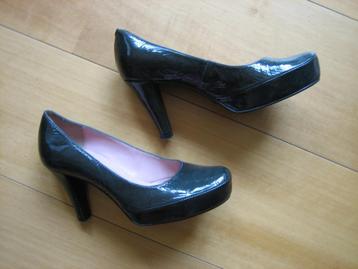 Zeer elegante groene lakleren pumps UNISA 36 SNAZZEYS beschikbaar voor biedingen
