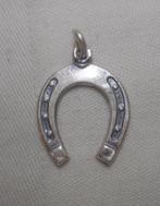 Zilveren vintage hoefijzer hanger gesigneerd FROM nr.943, Verzenden, Zo goed als nieuw, Zilver, Zilver